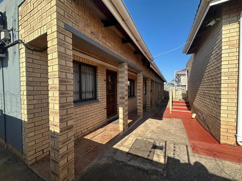 To Let Commercial Property for Rent in Southernwood Eastern Cape